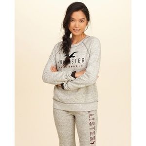 NWOT Hollister Logo Graphic Crew Sweatshirt